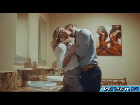 ❤️ Quand une blonde plantureuse vous séduit dans des toilettes publiques. Porno beau at fr.com-pornzog.ru